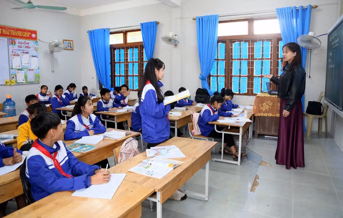Mô hình "Vững bước đến trường - cùng học sinh vùng biên” được triển khai tại xã Tuyên Lâm (Quảng Trị) nhằm ngăn chặn tình trạng bỏ học của các em học sinh thời điểm cận Tết Nguyên đán 2026.