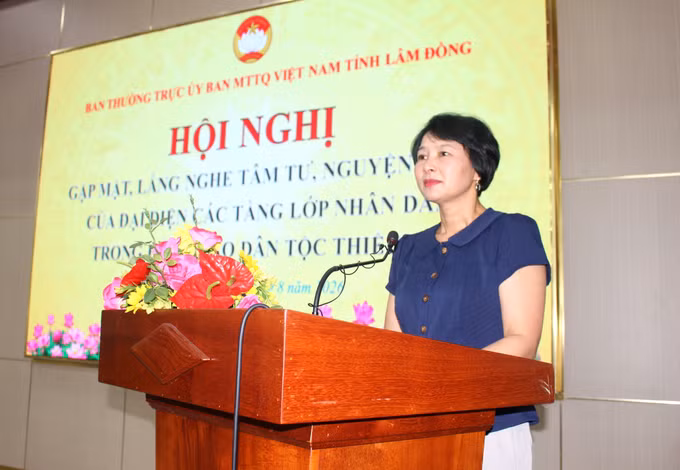 Bà Phạm Thị Phúc, Phó Bí thư Tỉnh ủy, Chủ tịch Ủy ban MTTQ Việt Nam tỉnh Lâm Đồng, phát biểu tại Hội nghị.