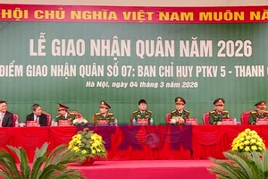 Hàng vạn thanh niên cả nước hồ hởi trong ngày giao nhận quân