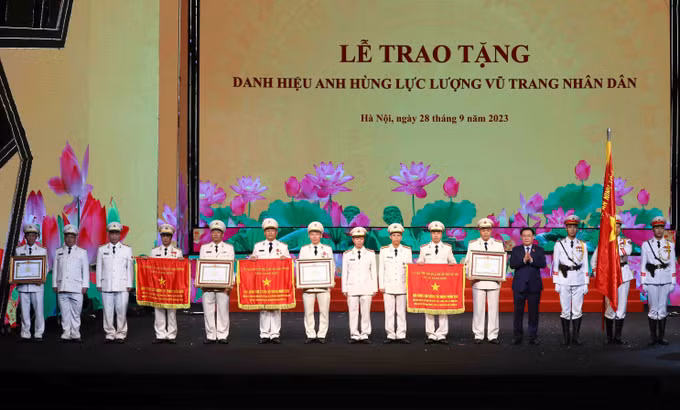 Chủ tịch Quốc hội Vương Đình Huệ dự Chương trình Phát động toàn dân phòng cháy, chữa cháy và cứu nạn, cứu hộ ảnh 3