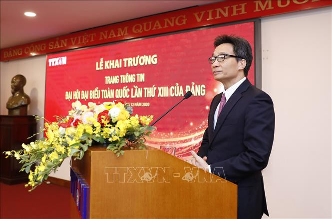 Phó Thủ tướng Vũ Đức Đam phát biểu tại Lễ khai trương. Ảnh: Dương Giang - TTXVN TTXVN ra mắt trang thông tin đặc biệt về Đại hội đại biểu toàn quốc lần thứ XIII của Đảng ảnh 1