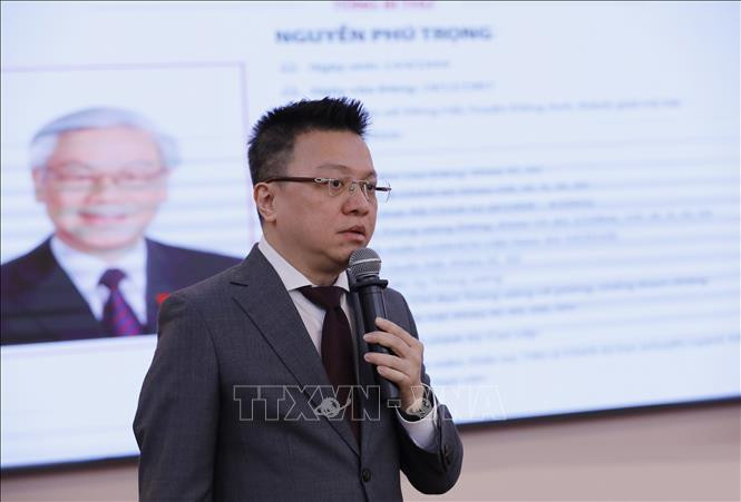 Bí thư Đảng uỷ, Phó Tổng giám đốc Thông tấn xã Việt Nam Lê Quốc Minh giới thiệu Trang thông tin Đại hội đại biểu toàn quốc lần thứ XIII của Đảng. Ảnh: Dương Giang - TTXVN TTXVN ra mắt trang thông tin đặc biệt về Đại hội đại biểu toàn quốc lần thứ XIII của Đảng ảnh 5