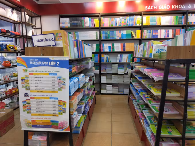 Nhà xuất bản Giáo dục Việt Nam hoàn thành tập huấn giáo viên sử dụng sách giáo khoa lớp 2 và lớp 6 ảnh 2