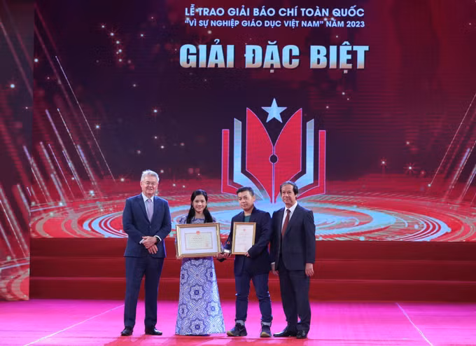 Lễ trao giải báo chí toàn quốc “Vì sự nghiệp Giáo dục Việt Nam" năm 2023 ảnh 1