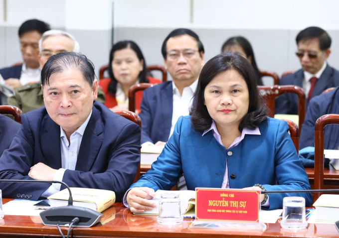 Các đại biểu tham dự buổi lễ. Ảnh: Minh Đức – TTXVN Ra mắt cuốn sách của Tổng Bí thư Nguyễn Phú Trọng về phát huy truyền thống đại đoàn kết ảnh 6