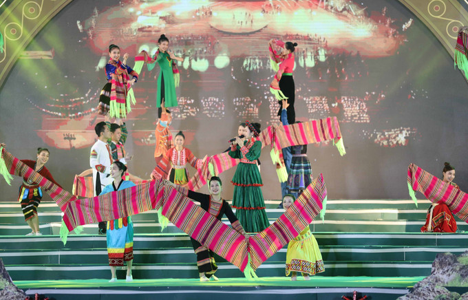 Chương trình nghệ thuật tại lễ khai mạc Ngày hội Văn hoá, Thể thao và Du lịch các dân tộc vùng Tây Bắc lần thứ XV ảnh 10