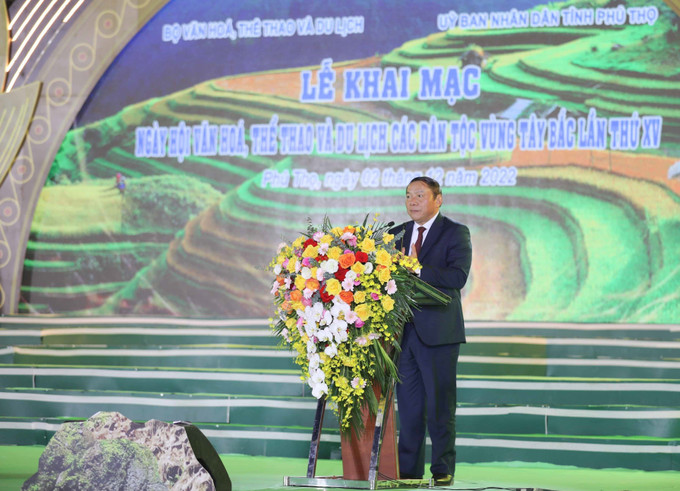 Bộ trưởng Bộ Văn hóa, Thể thao và Du lịch Nguyễn Văn Hùng phát biểu khai mạc. Ảnh: Thanh Tùng - TTXVN Khai mạc Ngày hội Văn hóa, Thể thao và Du lịch các dân tộc vùng Tây Bắc lần thứ XV năm 2022 ảnh 2