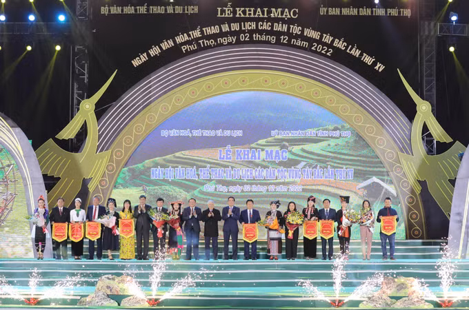 Khai mạc Ngày hội Văn hóa, Thể thao và Du lịch các dân tộc vùng Tây Bắc lần thứ XV năm 2022 ảnh 4