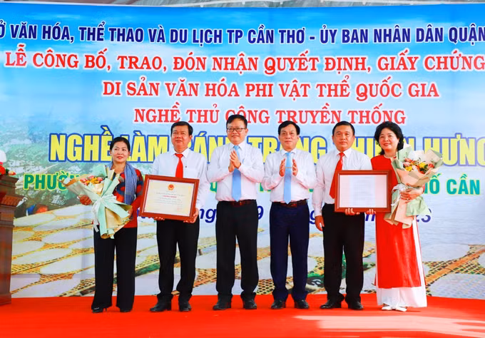 Làng nghề làm bánh tráng Thuận Hưng - Di sản Văn hóa phi vật thể Quốc gia ảnh 1