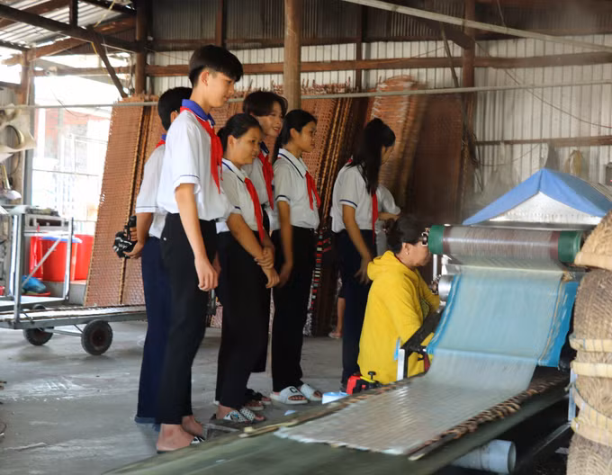 Làng nghề làm bánh tráng Thuận Hưng - Di sản Văn hóa phi vật thể Quốc gia ảnh 2