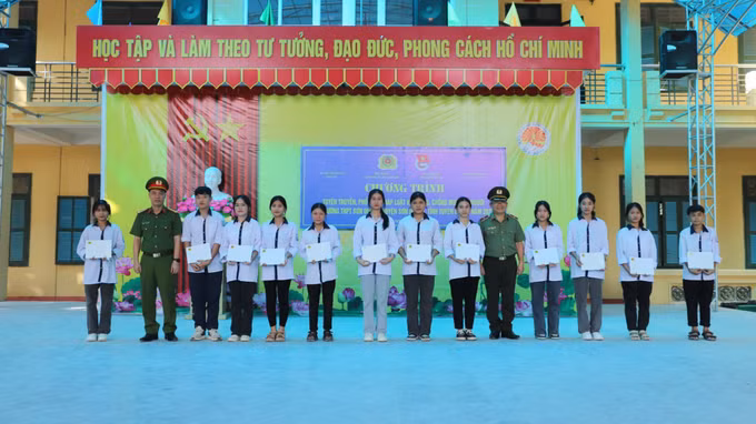 Tuyên Quang nâng cao kiến thức pháp luật cho học sinh miền núi ảnh 2