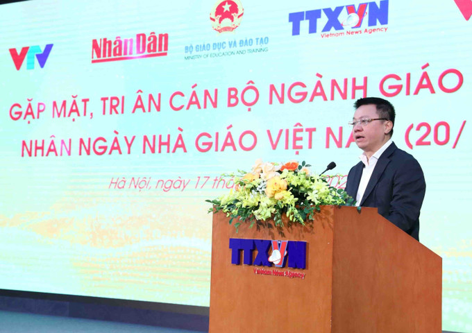 Ủy viên Trung ương Đảng, Tổng Biên tập Báo Nhân Dân, Chủ tịch Hội Nhà báo Việt Nam Lê Quốc Minh phát biểu. Ảnh: Minh Đức – TTXVN Bốn cơ quan báo chí chủ lực gặp mặt, tri ân cán bộ, nhà giáo ngành giáo dục ảnh 2
