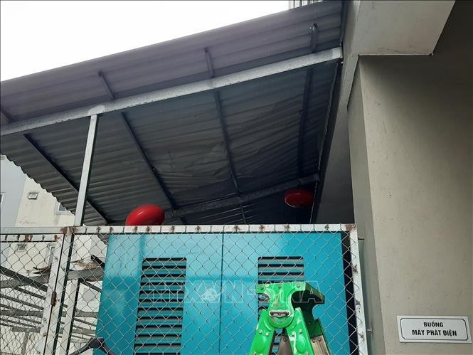 Hiện trường nơi xảy ra vụ bé gái 3 tuổi rơi từ tầng 12A (tầng 13) tòa nhà 60B Nguyễn Huy Tưởng. Ảnh: Doãn Tấn - TTXVN Cháu bé rơi từ tầng 13 sức khỏe dần ổn định ảnh 2