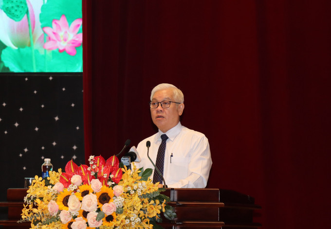 Bí thư Tỉnh ủy Bình Dương Nguyễn Văn Lợi phát biểu tại Hội nghị. Ảnh: Chí Tưởng -TTXVN Quán triệt các quy định của Ban Bí thư về báo chí, xuất bản tại 32 tỉnh, thành phố phía Nam ảnh 4