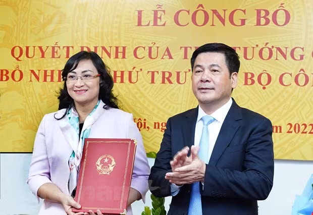Công bố Quyết định bổ nhiệm Thứ trưởng Bộ Công Thương Phan Thị Thắng ảnh 1