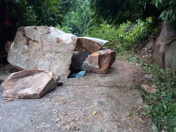 Khẩn trương khắc phục hậu quả sạt lở đá ở núi Ba Thê, An Giang ảnh 2