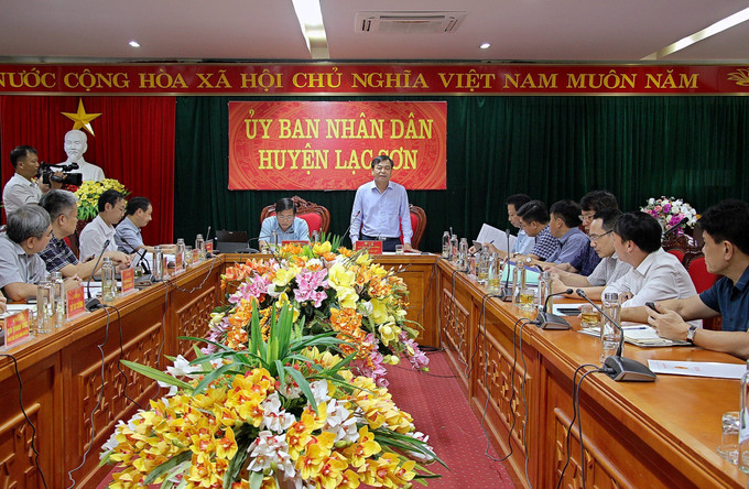Ông Nguyễn Hoàng Hiệp, Thứ trưởng Bộ Nông nghiệp và Phát triển nông thôn phát biểu tại buổi làm việc. Ảnh: Thanh Hải - TTXVN Bổ sung vốn cho công trình hồ chứa nước Cánh Tạng ảnh 2