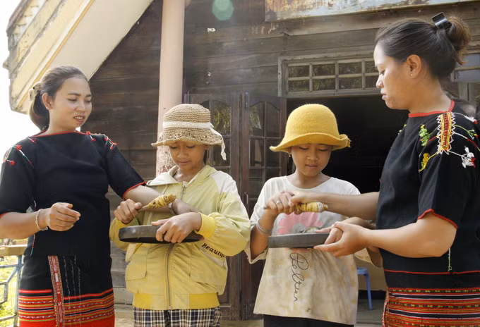 Hợp tác bảo tồn, phát huy văn hóa cồng chiêng tại Đắk Lắk ảnh 3