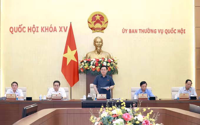 Chủ tịch Quốc hội Vương Đình Huệ chủ trì Phiên họp của Ủy ban Thường vụ Quốc hội ảnh 1