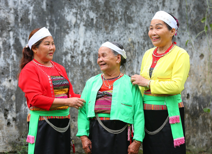 Đồng bào dân tộc Mường ở huyện Nho Quan, tỉnh Ninh Bình biểu diễn dân ca, dân vũ, dân nhạc. Ảnh: Thùy Dung - TTXVN Bảo tồn giá trị văn hóa dân tộc Mường gắn với phát triển du lịch ảnh 3