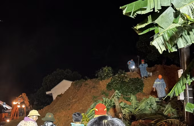 Sạt lở nghiêm trọng tại đèo Bảo Lộc (Lâm Đồng): Tiếp tục tìm kiếm thi thể nạn nhân mất tích ảnh 1