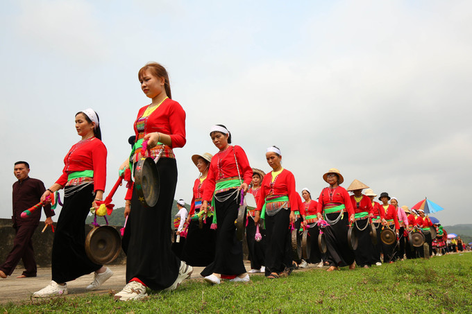 Đồng bào dân tộc Mường ở huyện Nho Quan, tỉnh Ninh Bình biểu diễn dân ca, dân vũ, dân nhạc. Ảnh: Thùy Dung - TTXVN Bảo tồn giá trị văn hóa dân tộc Mường gắn với phát triển du lịch ảnh 4