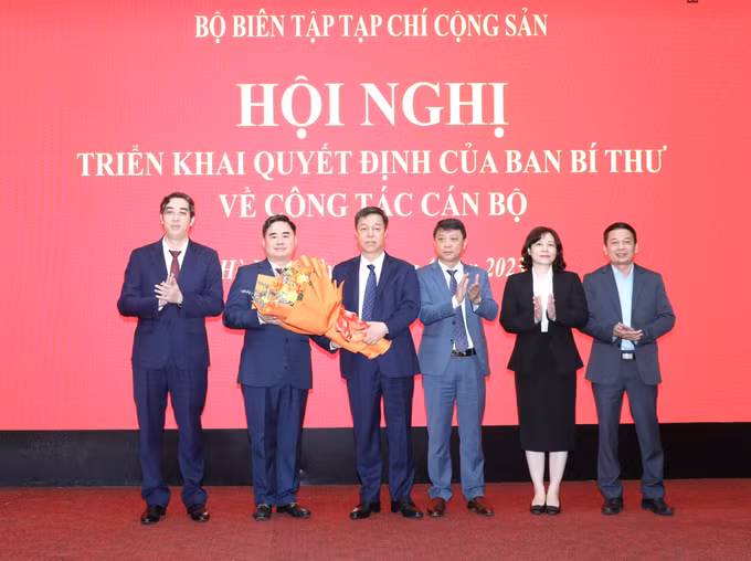 Điều động, bổ nhiệm ông Phạm Minh Tuấn giữ chức Phó Tổng Biên tập phụ trách Tạp chí Cộng sản ảnh 2