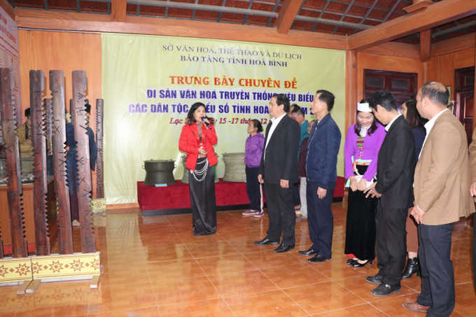 Gian trưng bày chuyên đề Di sản văn hoá truyền thống tiêu biểu các dân tộc thiểu số tỉnh Hoà Bình năm 2022. Ảnh: Thanh Hải - TTXVN Trưng bày chuyên đề Di sản văn hóa truyền thống tiêu biểu các dân tộc thiểu số tỉnh Hòa Bình ảnh 2