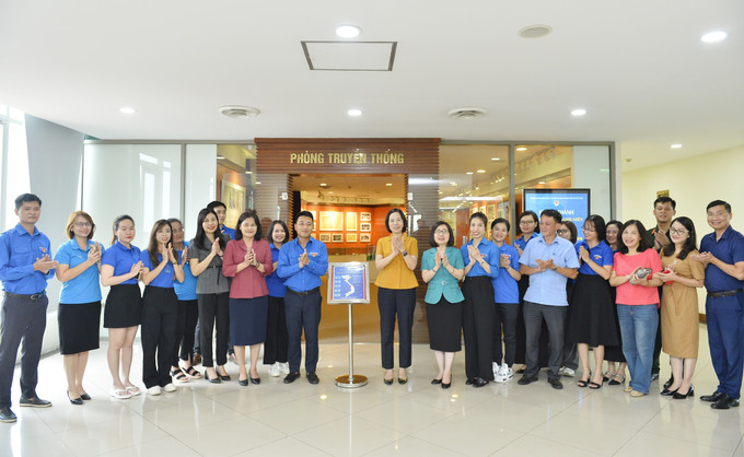 Tổng Giám đốc Thông tấn xã Việt Nam Vũ Việt Trang khánh thành công trình thanh niên “Chuyển đổi số trong giới thiệu các khu di tích của TTXVN”. Ảnh: Minh Đức – TTXVN Công trình thanh niên “Chuyển đổi số trong giới thiệu các Khu Di tích của TTXVN” ảnh 4