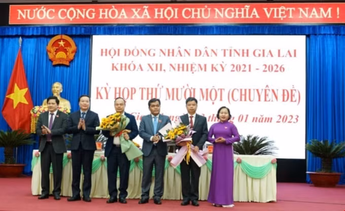 Các ông Nguyễn Hữu Quế và Dương Mah Tiệp được bầu làm Phó Chủ tịch UBND tỉnh Gia Lai ảnh 1