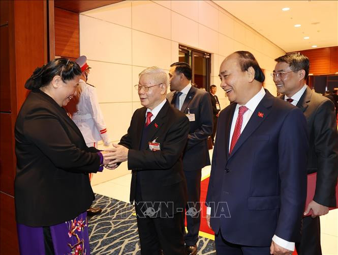 Tổng Bí thư, Chủ tịch nước Nguyễn Phú Trọng; Ủy viên Bộ Chính trị, Thủ tướng Chính phủ Nguyễn Xuân Phúc với các đồng chí lãnh đạo Đảng, Nhà nước dự phiên họp trù bị Đại hội XIII của Đảng. Ảnh: TTXVN Một số hình ảnh trong ngày đầu Đại hội đại biểu toàn quốc lần thứ XIII của Đảng ảnh 10