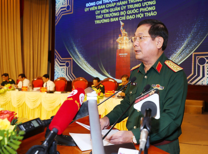 Thượng tướng Lê Huy Vịnh, Thứ trưởng Bộ Quốc phòng, Trưởng Ban tổ chức hội thảo phát biểu. Ảnh: Trọng Đức - TTXVN Hội thảo khoa học quốc gia “Chiến thắng Tây Bắc 1952 - Tầm vóc lịch sử và bài học kinh nghiệm” ảnh 3