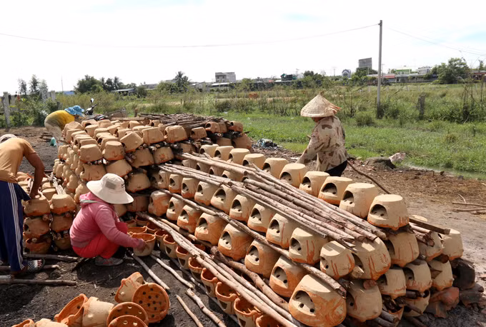 Chung tay gìn giữ, bảo tồn và phát huy di sản Nghệ thuật làm gốm Chăm ảnh 2