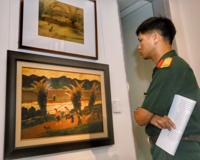 Khai mạc triển lãm "Đất nước tôi" mừng ngày Quốc khánh ảnh 4
