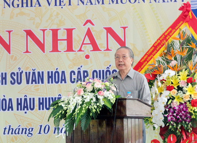Con trai cố nhà văn Nam Cao phát biểu tại buổi lễ. Ảnh: Nguyễn Chinh - TTXVN Hà Nam đón nhận Bằng xếp hạng di tích quốc gia - di tích lịch sử Mộ và Khu lưu niệm Nam Cao ảnh 2