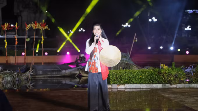 Tuần lễ Du lịch, văn hóa và ẩm thực Hậu Giang: Tái hiện hoạt cảnh “Tình anh bán chiếu” ảnh 4