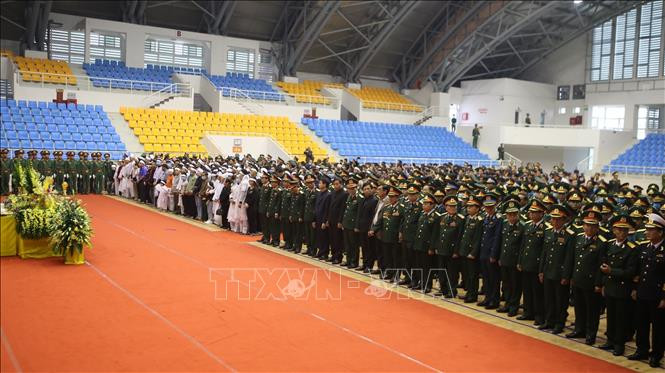 Lễ truy điệu 22 liệt sỹ Đoàn Kinh tế Quốc phòng 337. Ảnh: Hồ Cầu-TTXVN Lễ viếng và truy điệu 22 cán bộ, chiến sĩ Đoàn Kinh tế - Quốc phòng 337 hy sinh khi giúp dân khắc phục hậu quả mưa lũ ảnh 6