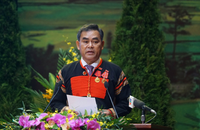 Phó Bí thư Tỉnh ủy, Chủ tịch HĐND, Trưởng đoàn Đại biểu Quốc hội tỉnh Đắk Lắk Y Biêr Niê (dân tộc Ê đê) trình bày tham luận. Ảnh: Hoàng Hà Khai mạc trọng thể Đại hội đại biểu toàn quốc các dân tộc thiểu số lần thứ II năm 2020 ảnh 6