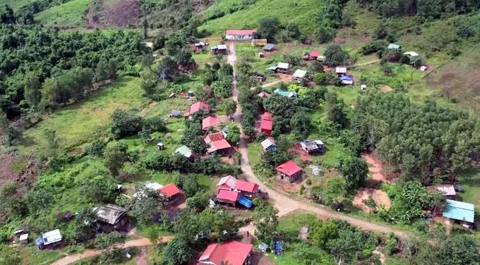 Các xã vùng sâu, vùng xa tỉnh Quảng Bình gặp khó trong chuyển đổi số do thiếu điện lưới ảnh 2