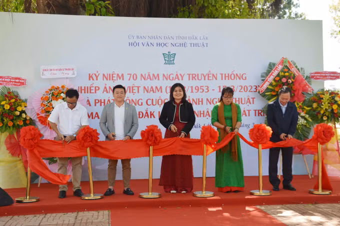 Phát động Cuộc thi ảnh “Khoảnh khắc Lễ hội Cà phê Buôn Ma Thuột lần thứ 8 năm 2023” ảnh 2