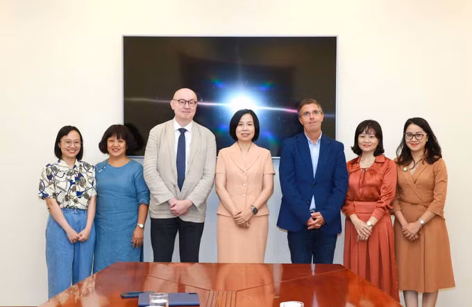 Đẩy mạnh quan hệ hợp tác giữa TTXVN và Chính phủ Cộng đồng người Bỉ nói tiếng Pháp ảnh 3