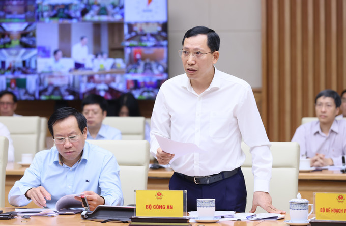 Thứ trưởng Bộ Công an Lê Văn Tuyến phát biểu. Ảnh: Dương Giang-TTXVN Thủ tướng Phạm Minh Chính: Thành công trong chống dịch COVID-19 thể hiện tinh thần, bản lĩnh, trí tuệ Việt Nam ảnh 4