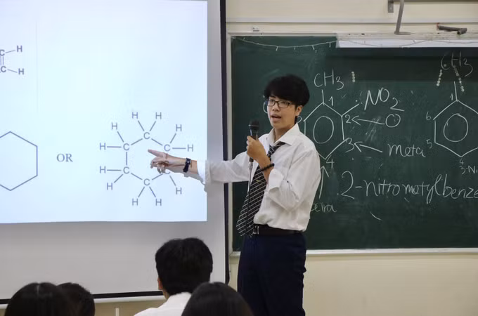 Thủ tướng Chính phủ chỉ thị đẩy mạnh đổi mới căn bản, toàn diện giáo dục phổ thông ảnh 1