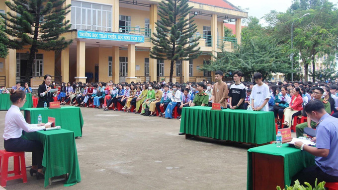 Một phiên tòa giả định tại Đắk Lắk nhằm tuyên truyền pháp luật cho đoàn viên, thanh niên, học sinh. Ảnh: TTXVN phát Đắk Lắk đoàn kết, tập hợp thanh niên các dân tộc, thực hiện khát vọng xây dựng đất nước ảnh 7