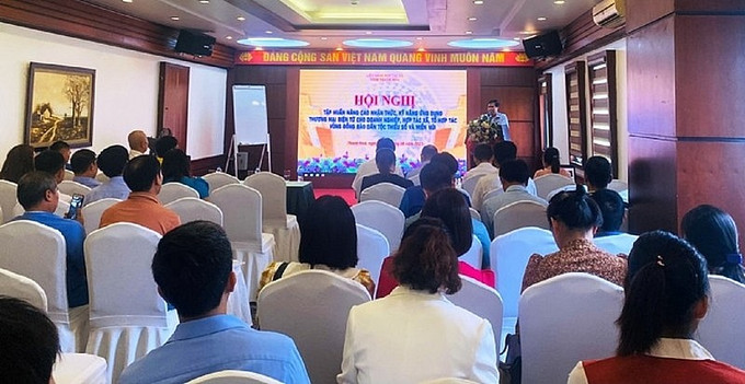 Toàn cảnh buổi tập huấn. Ảnh: congthuong.vn Hỗ trợ các hợp tác xã tỉnh Thanh Hóa ứng dụng thương mại điện tử trong tiêu thụ sản phẩm ảnh 1