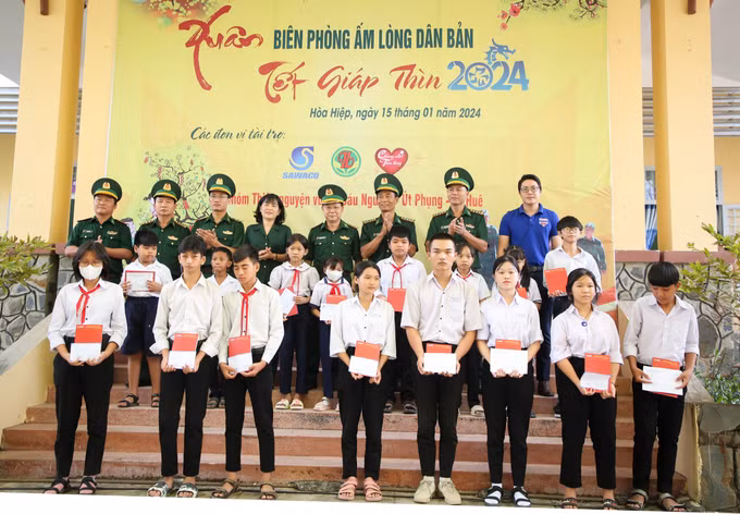 Chương trình “Xuân Biên phòng - Ấm lòng dân bản” tại xã biên giới Hòa Hiệp ảnh 3