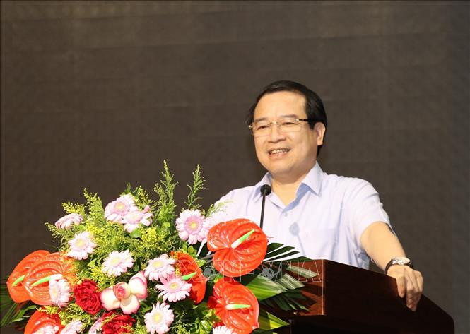 Ông Hà Văn Siêu, Phó Tổng cục Trưởng Tổng cục Du lịch phát biểu tại hội thảo. Ảnh: Đức Phương - TTXVN Ninh Bình đa dạng sản phẩm du lịch ảnh 1