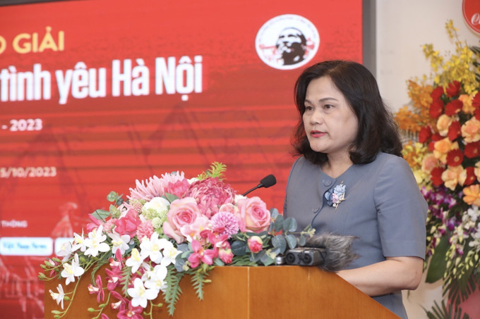 Phó Tổng giám đốc TTXVN Nguyễn Thị Sự phát biểu. Ảnh: Minh Quyết - TTXVN Giải thưởng Bùi Xuân Phái 2023: Vinh danh Nghệ sỹ Nhân dân Đặng Nhật Minh với Giải thưởng Lớn ảnh 2