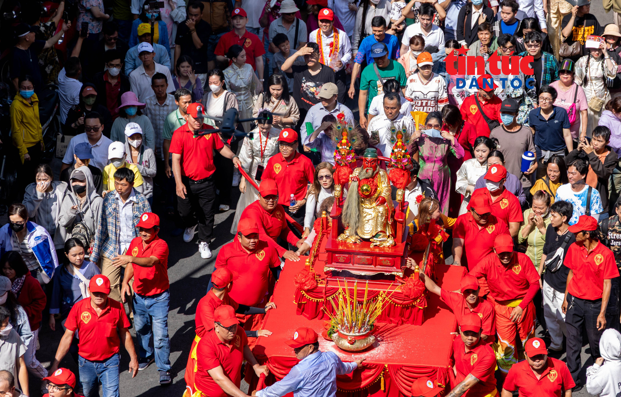 Rực rỡ sắc màu tại Lễ hội Nghinh Ông Quan Thánh Đế Quân tuần du