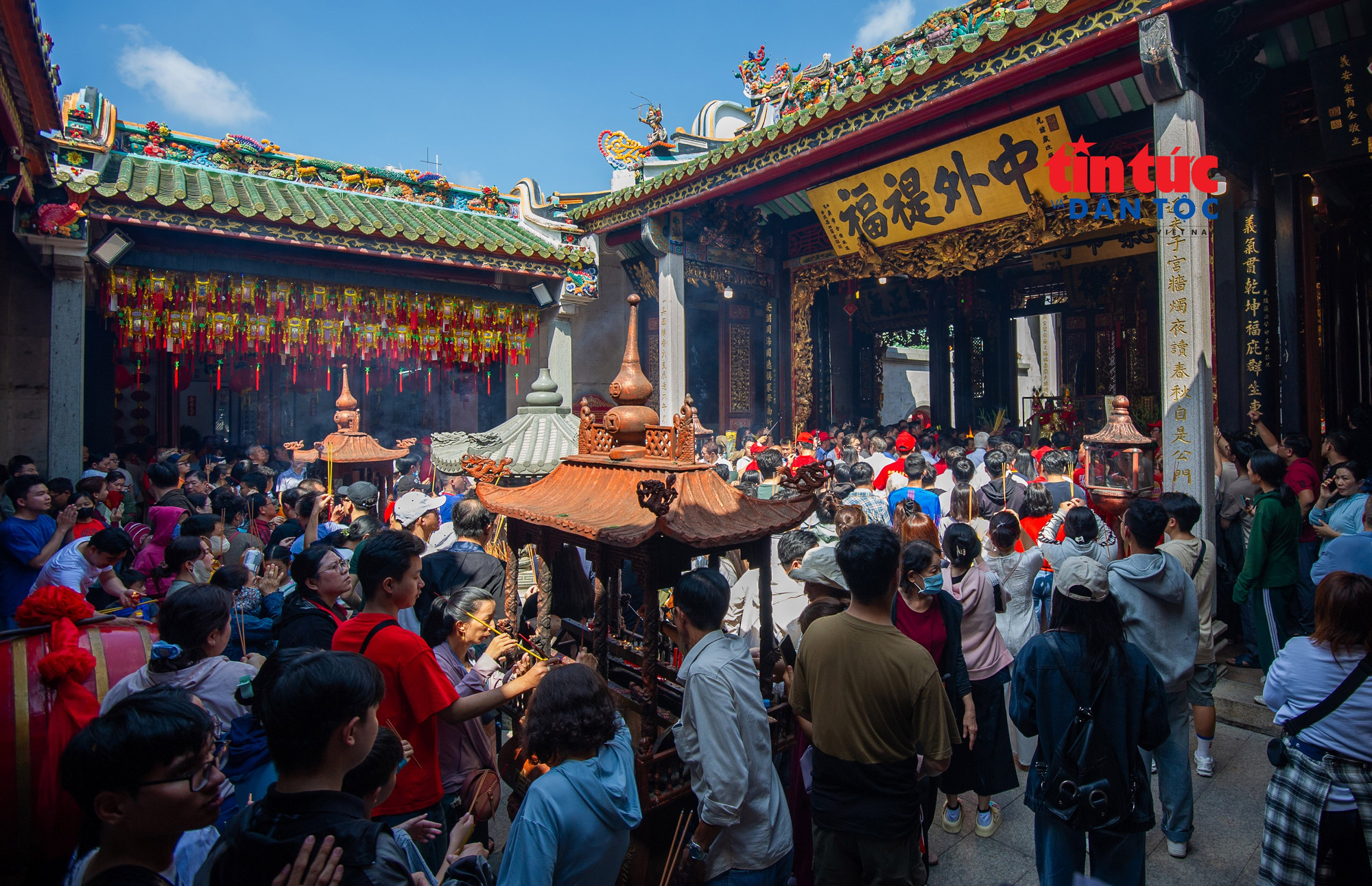 Hội quán người Hoa ở Chợ Lớn hút khách dịp Lễ hội Nguyên Tiêu